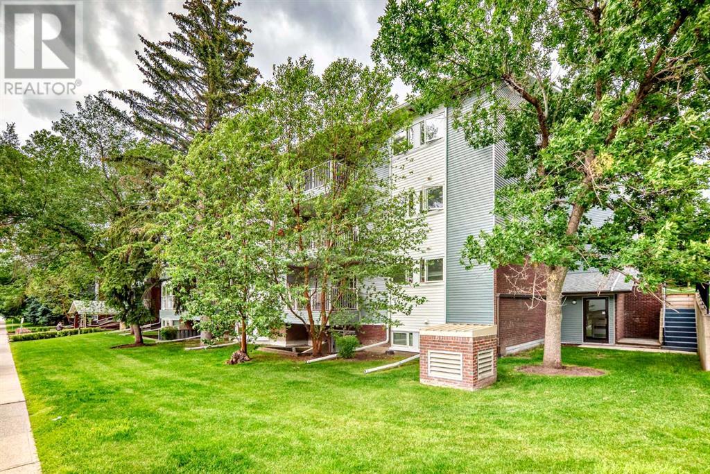 Single Family House for Sale in    Avenue SW Windsor Park Calgary 