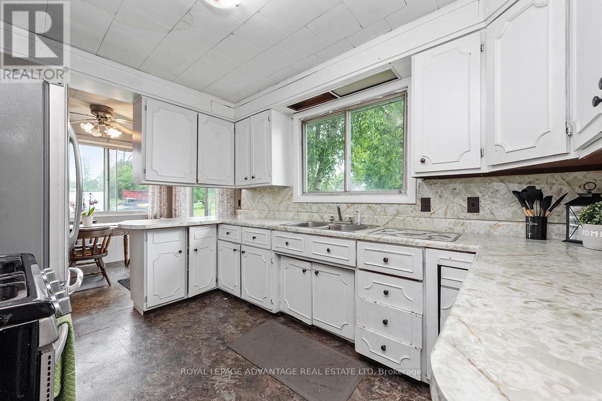 Photo 35 of 526 Kelford Drive, Tay Valley ON