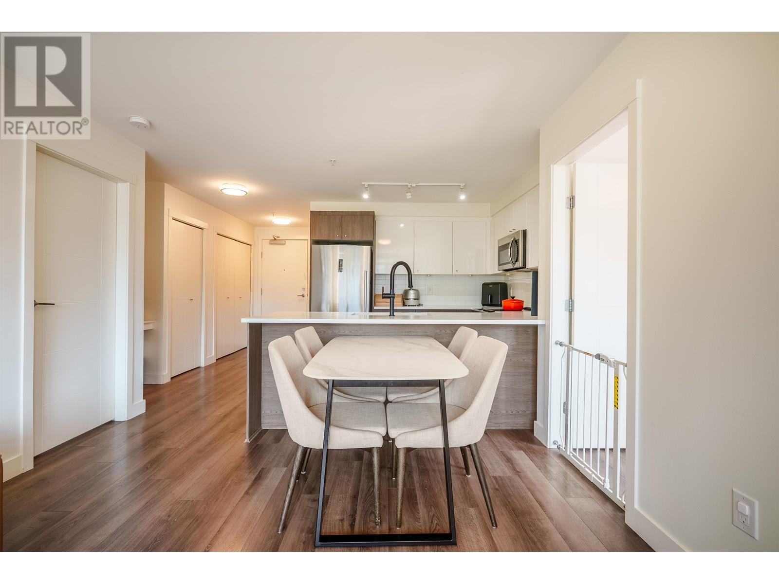 418 2525 CLARKE STREET, Port Moody