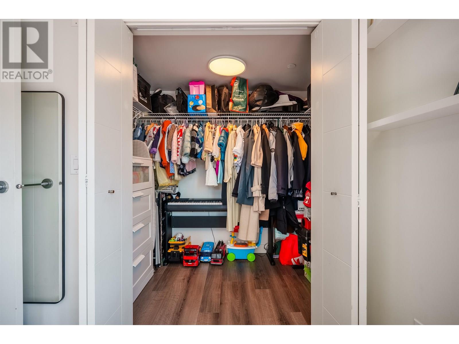 418 2525 CLARKE STREET, Port Moody