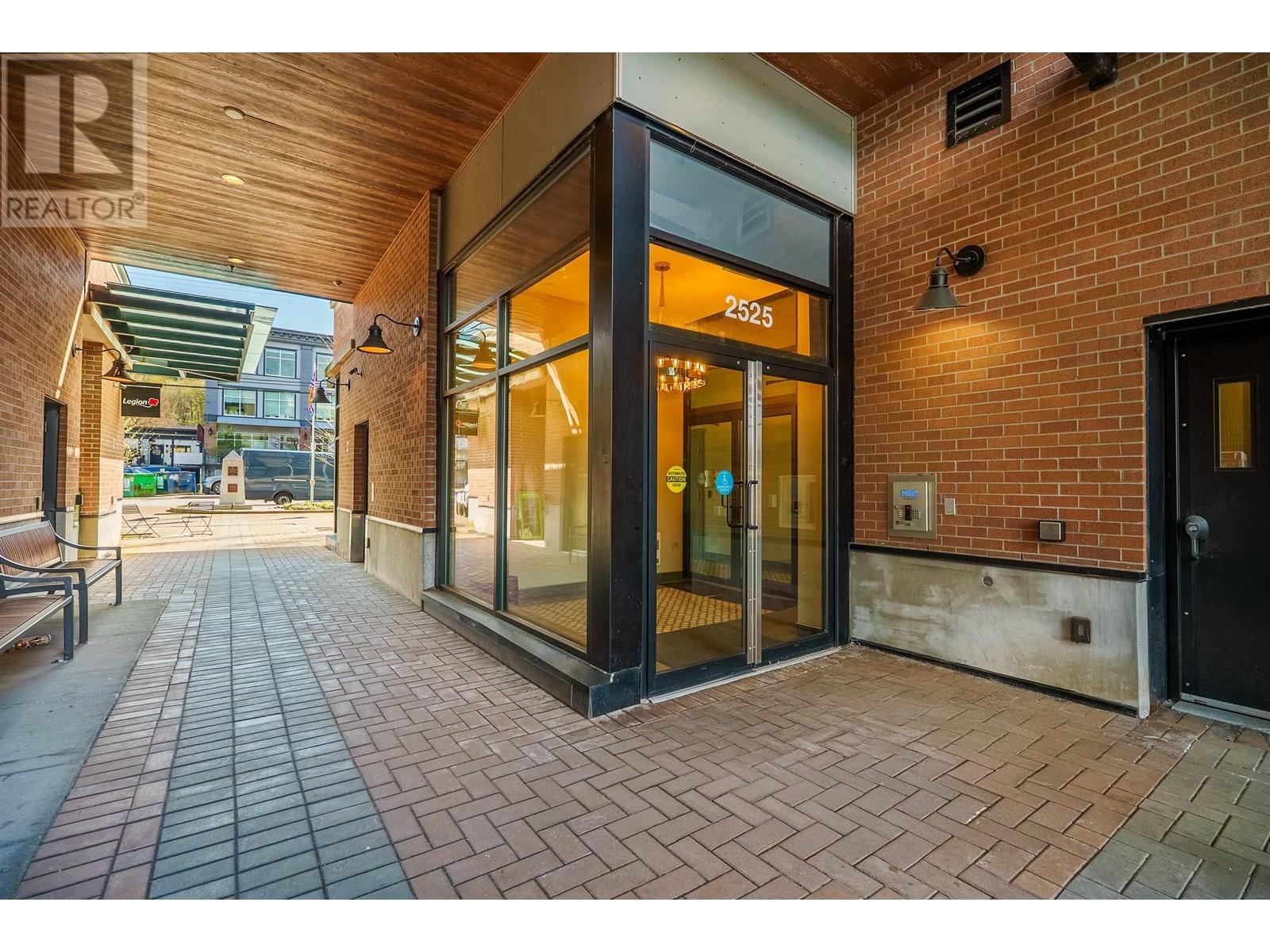 418 2525 CLARKE STREET, Port Moody