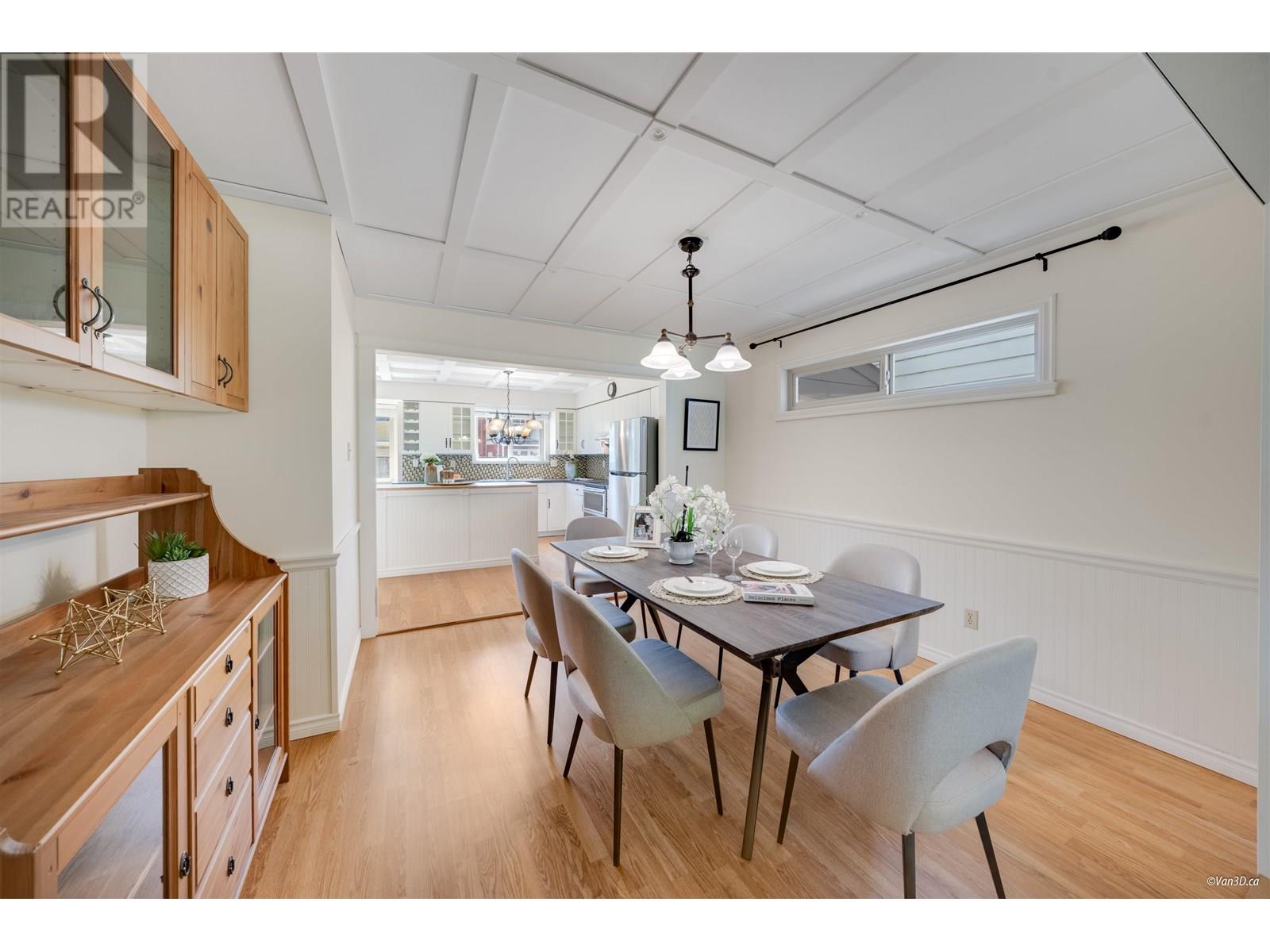 Photo 2 of 9666 Ashwood Drive, Richmond BC