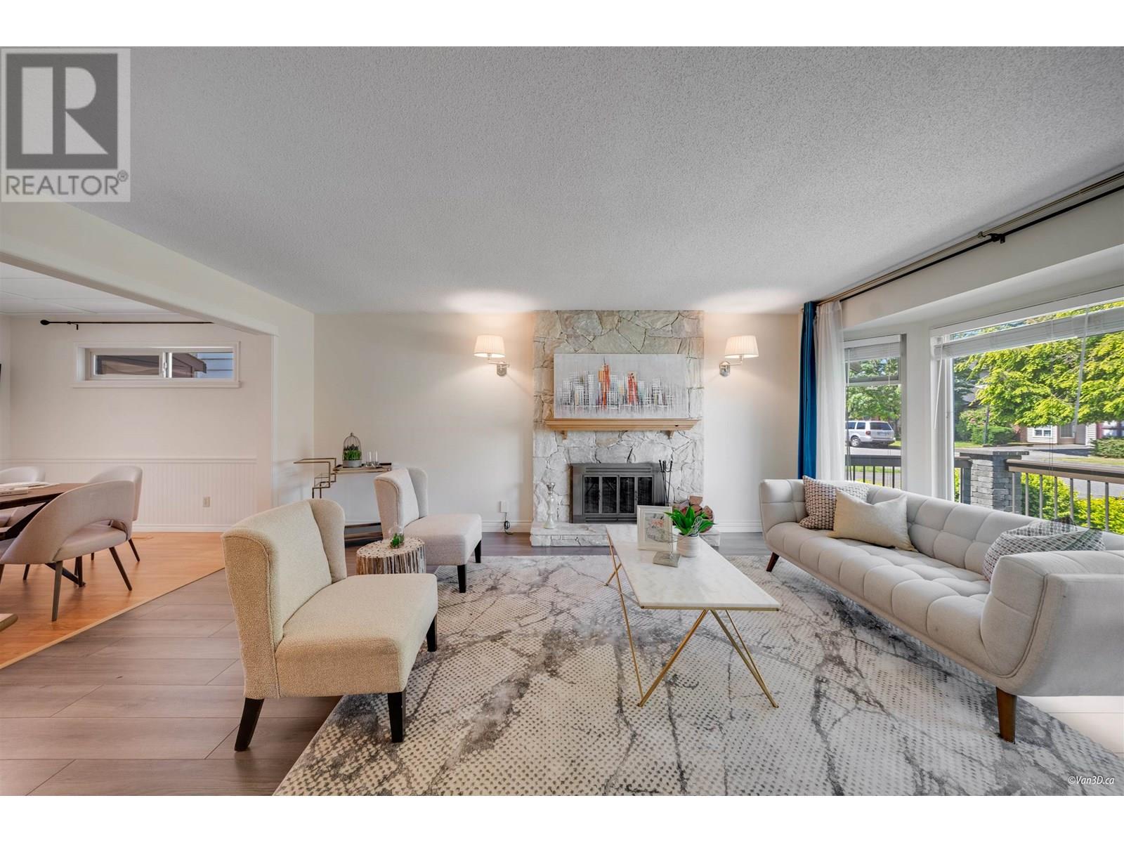 Photo 5 of 9666 Ashwood Drive, Richmond BC