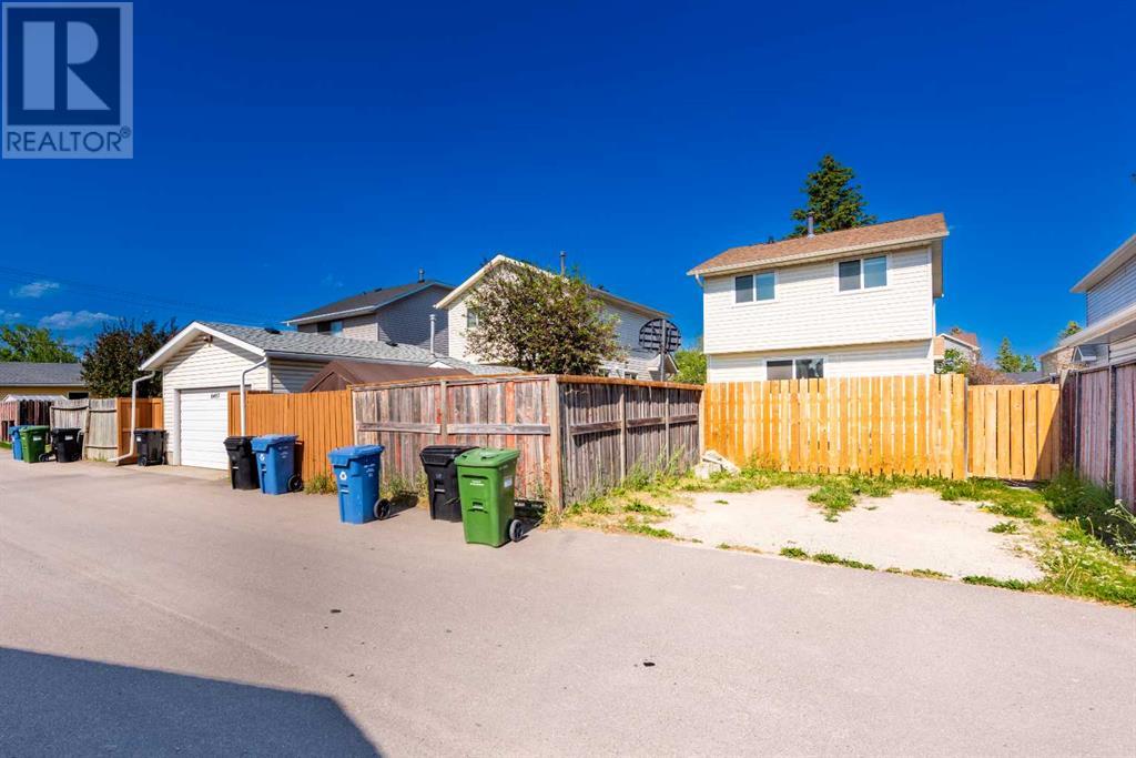 Single Family House for Sale in   Street NE Castleridge Calgary 