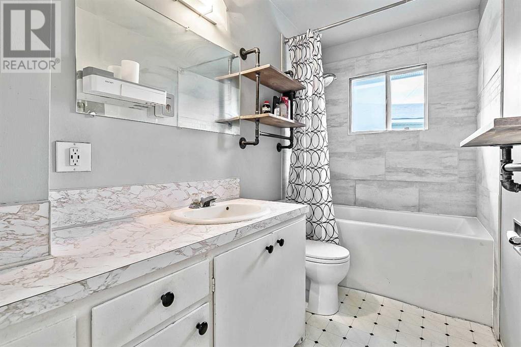 3403 73 Street NW, Calgary, Alberta