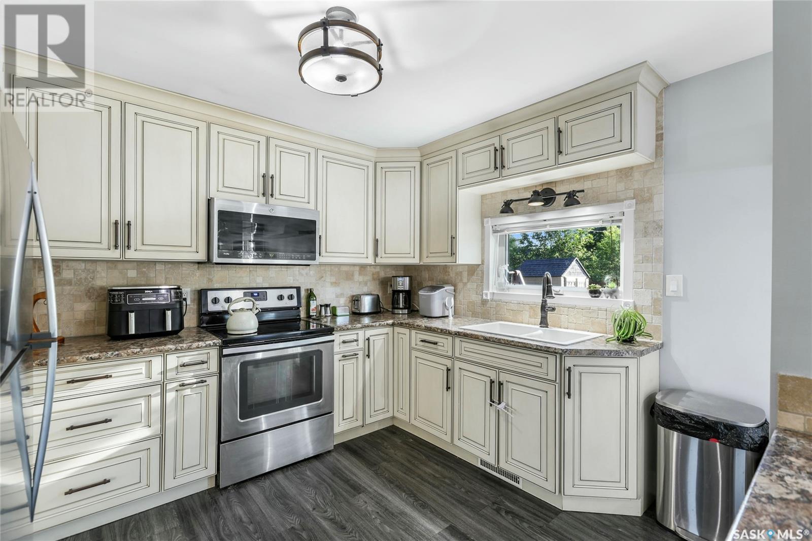 Single Family House Bungalow for Sale in  Walker STREET Regina 