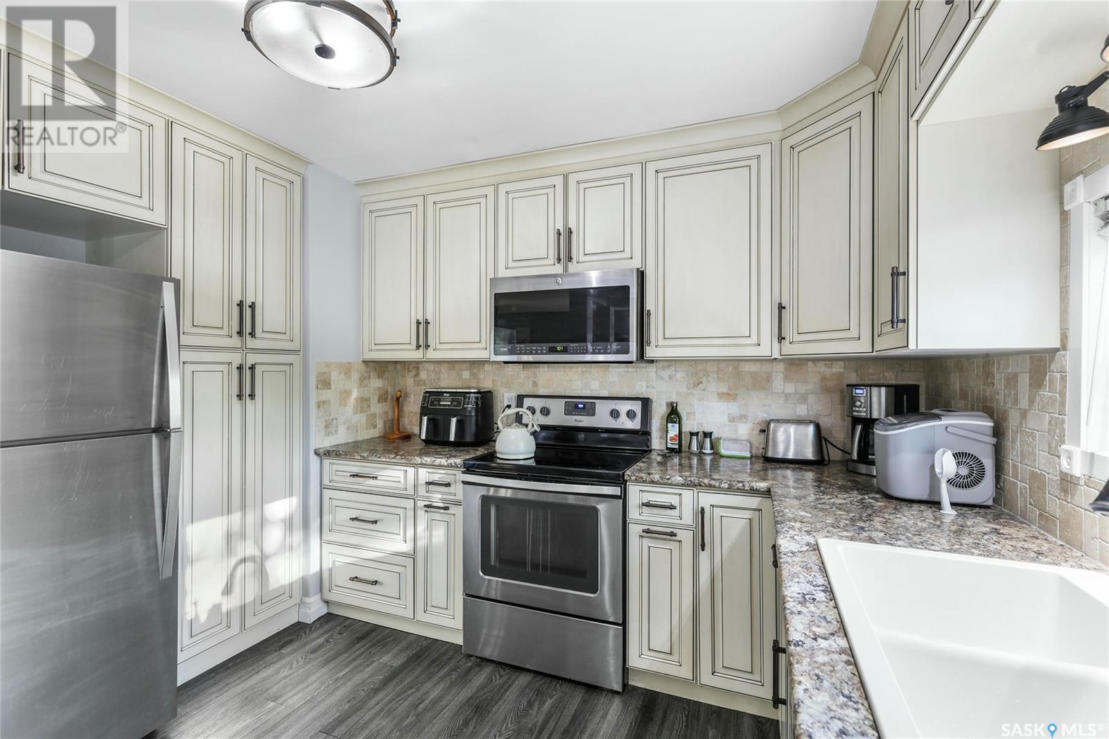 Single Family House Bungalow for Sale in  Walker STREET Regina 