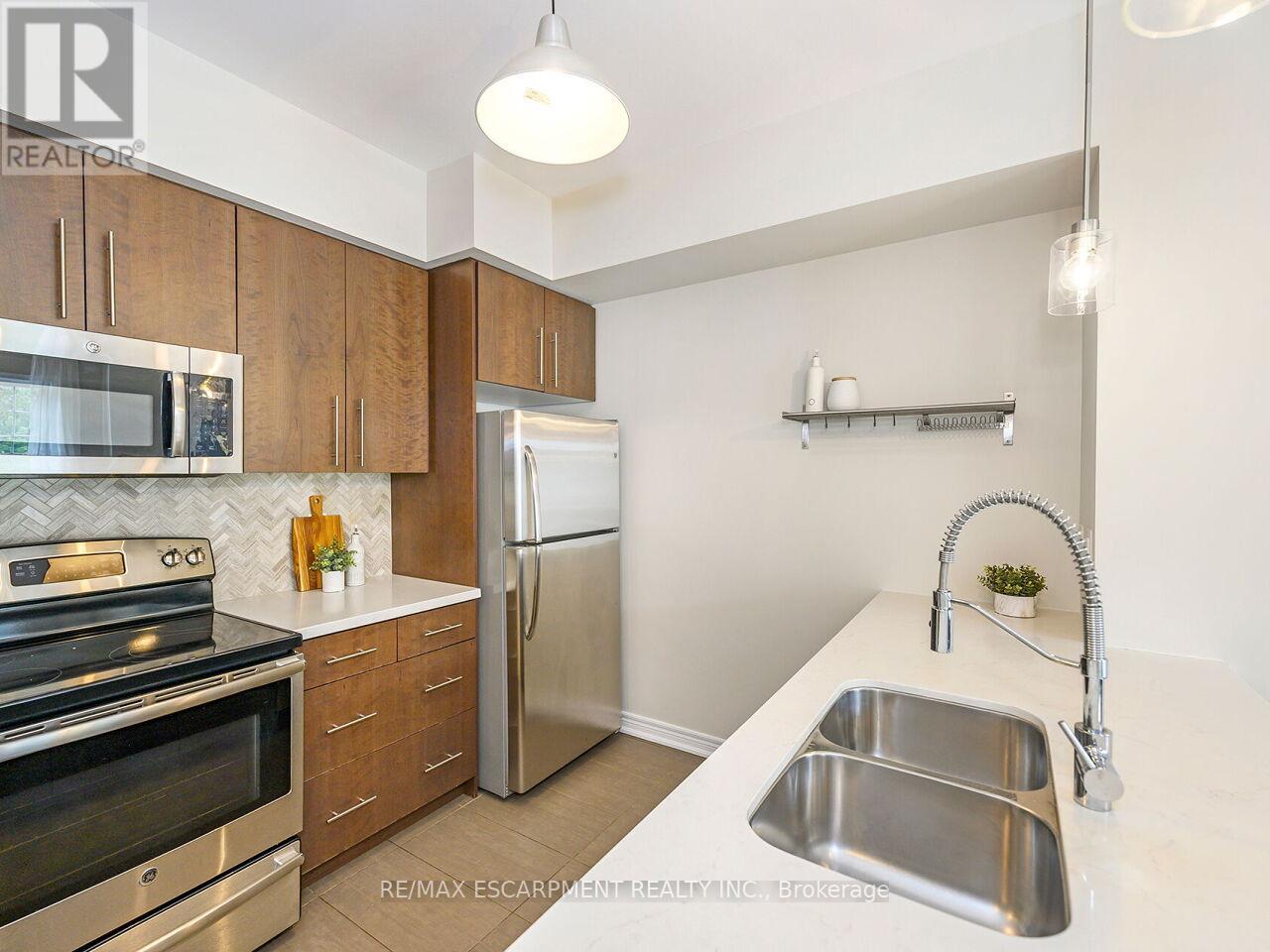 Photo 32 of 84 515 Winston Road, Grimsby ON