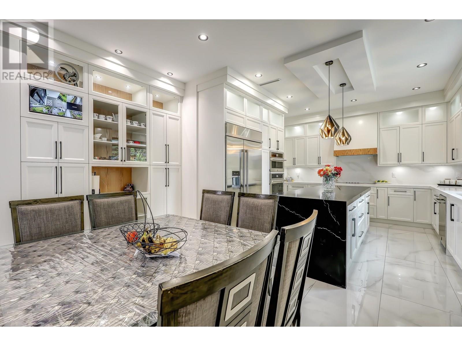 Photo 10 of 8763 10th Avenue, Burnaby BC