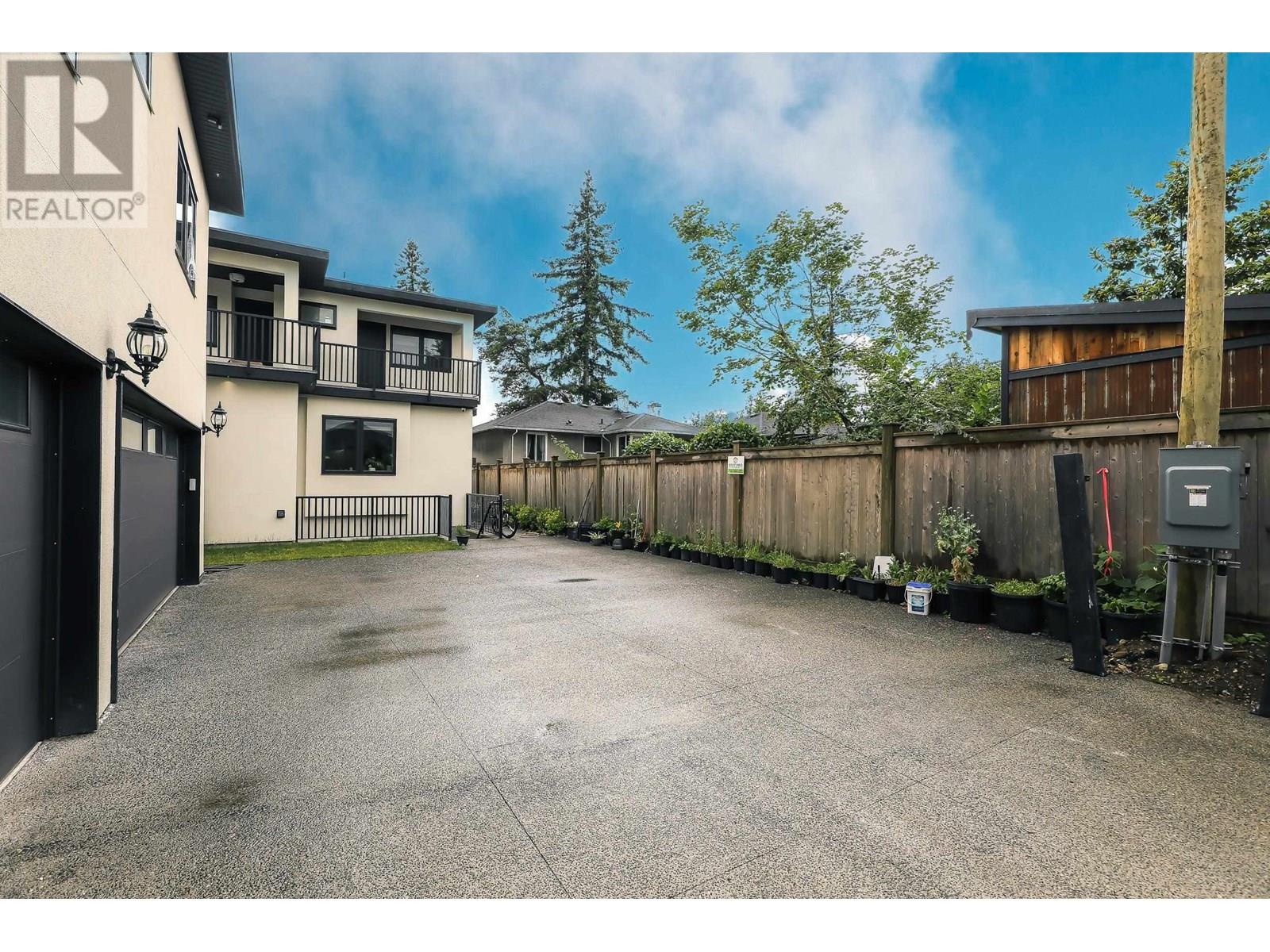 Photo 33 of 8763 10th Avenue, Burnaby BC