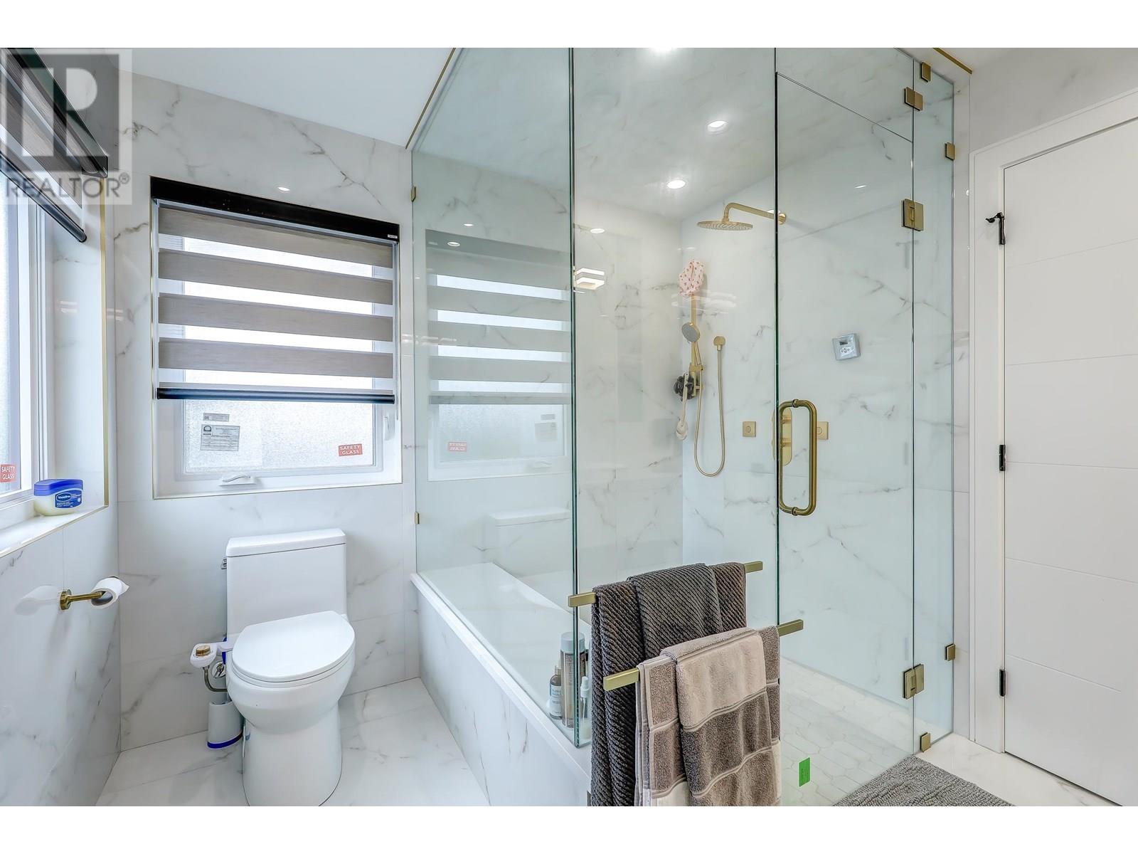 Photo 20 of 8763 10th Avenue, Burnaby BC