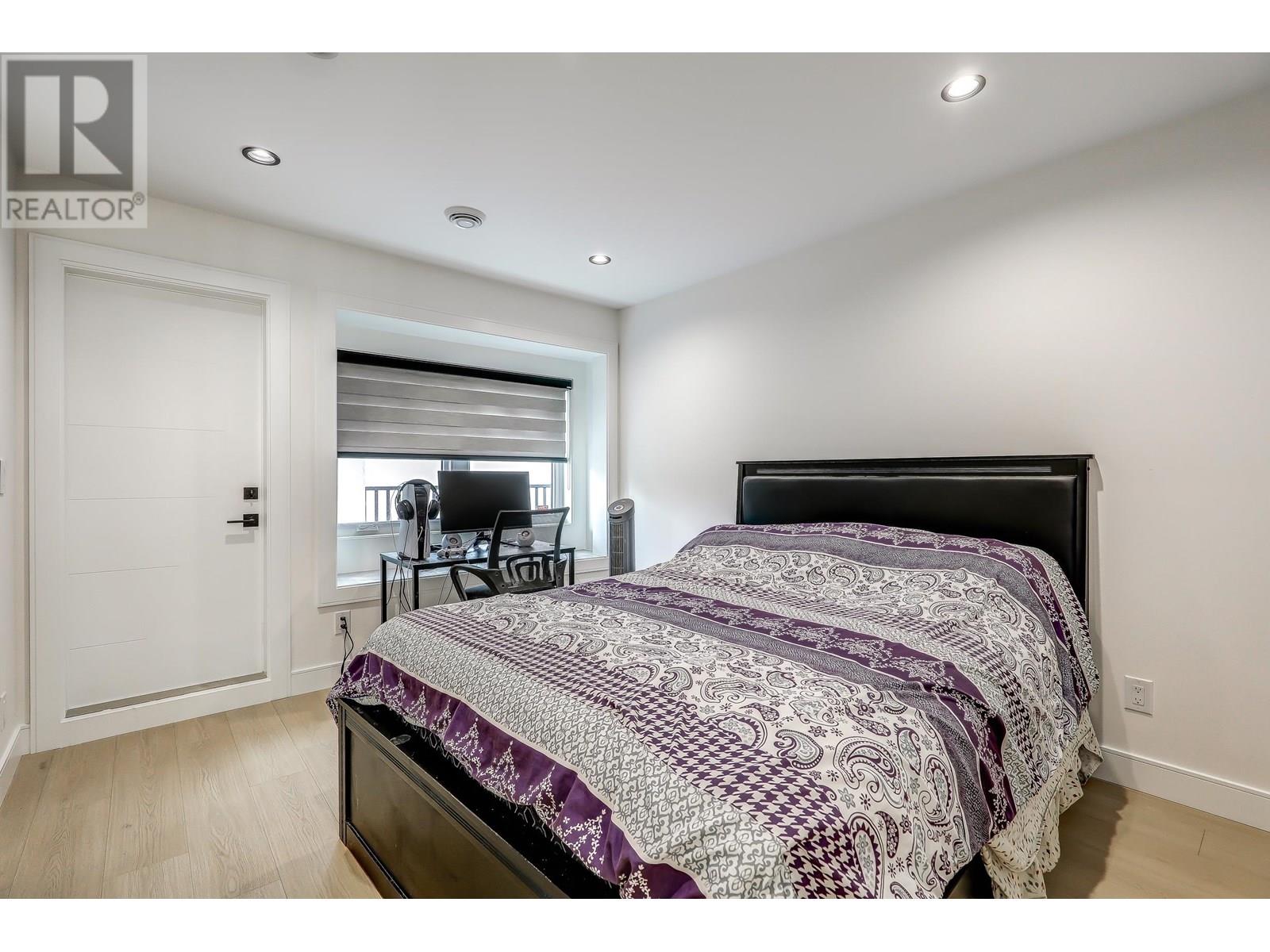 Photo 23 of 8763 10th Avenue, Burnaby BC