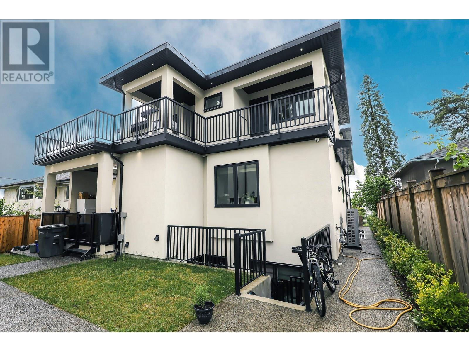 Photo 30 of 8763 10th Avenue, Burnaby BC