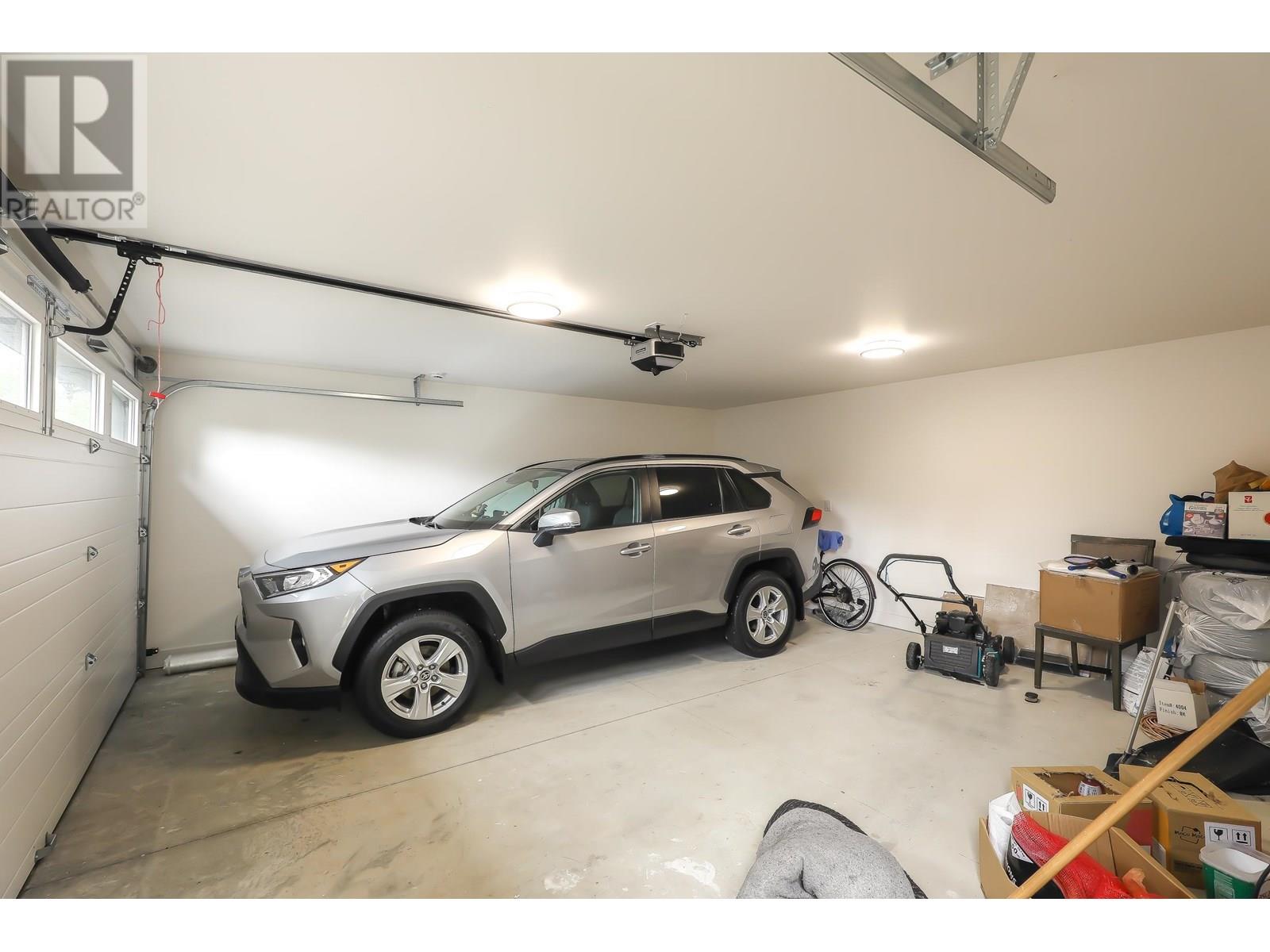 Photo 31 of 8763 10th Avenue, Burnaby BC
