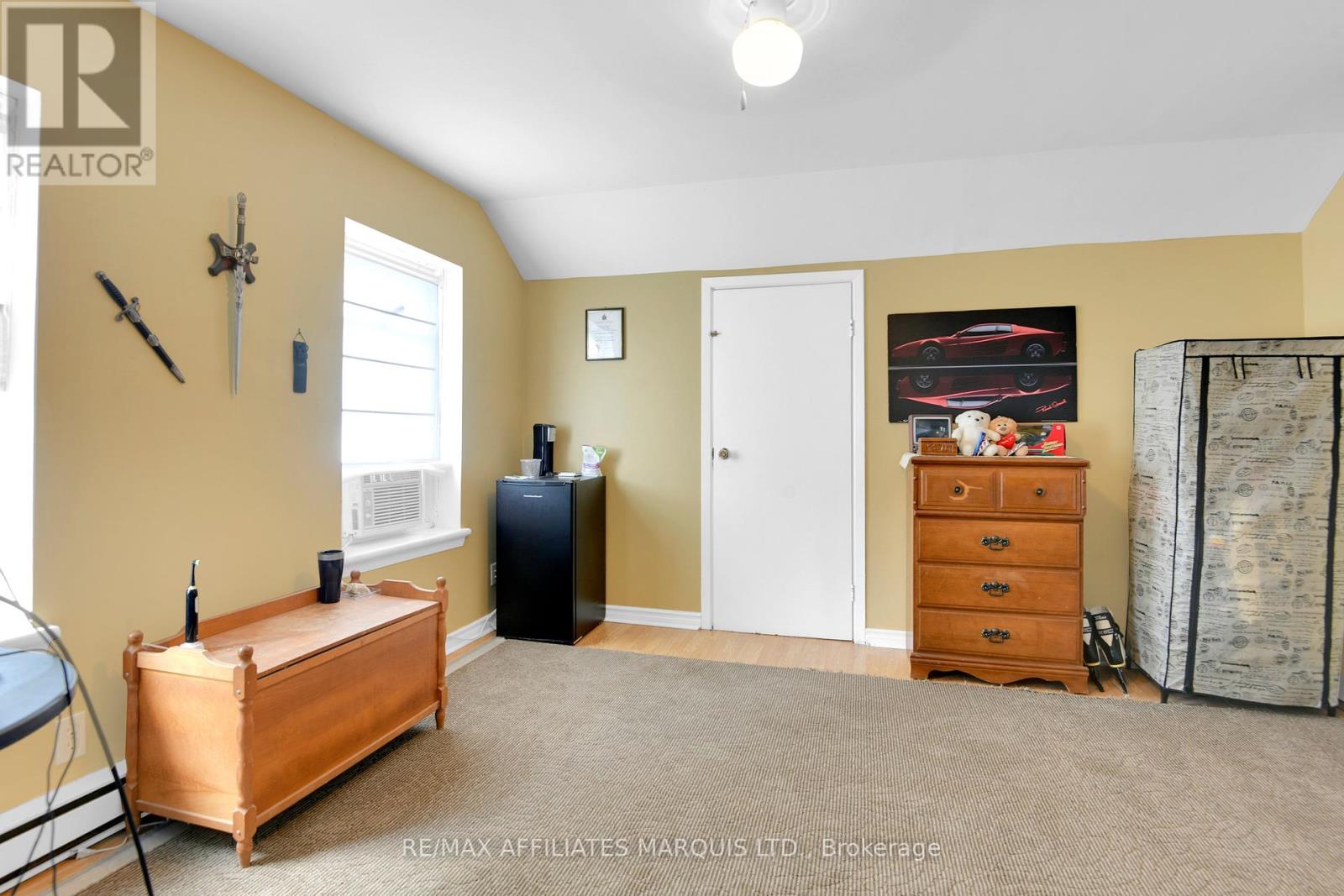 Photo 18 of 337 Sixth Street E, Cornwall ON