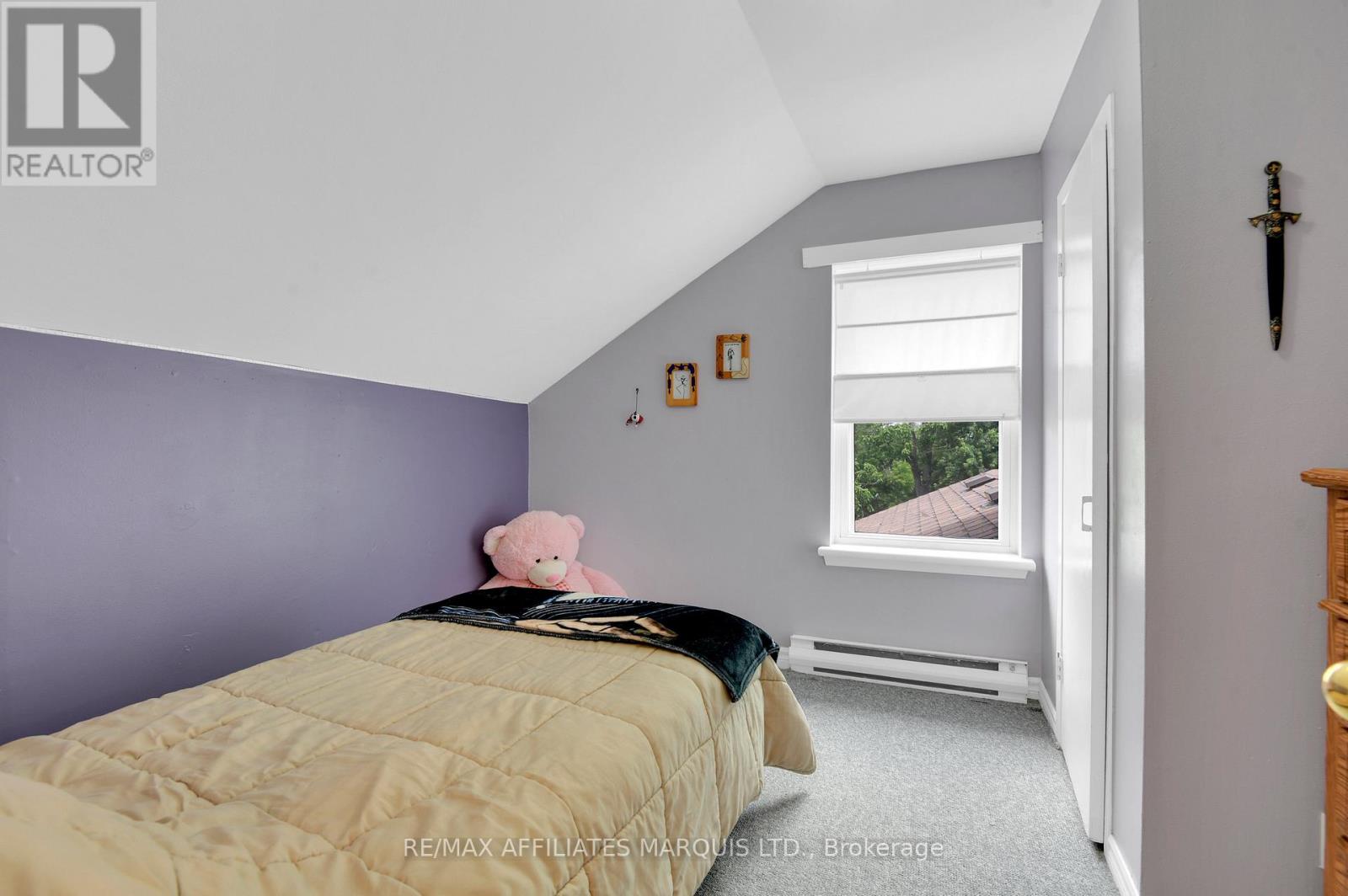 Photo 20 of 337 Sixth Street E, Cornwall ON