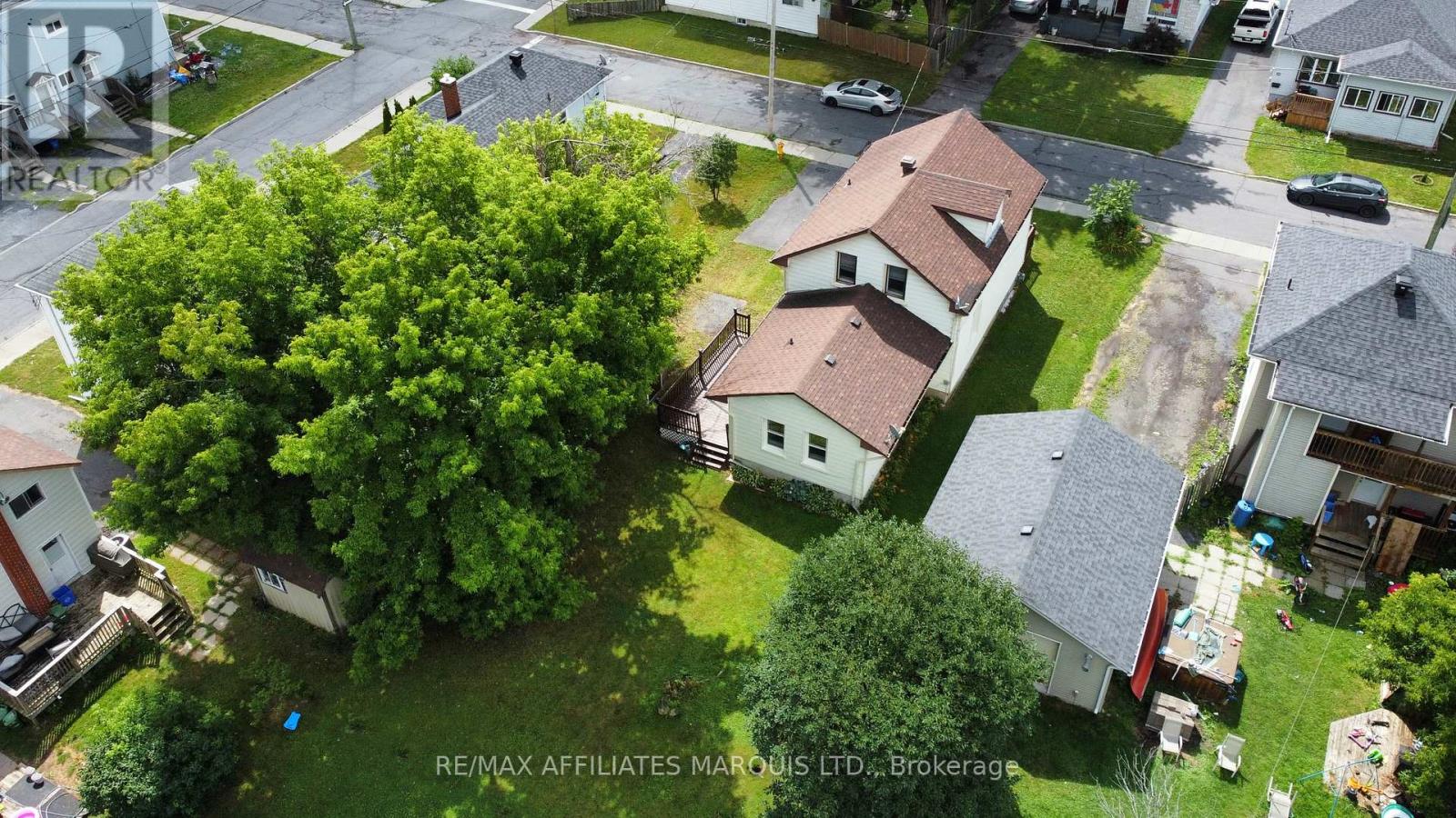 Photo 25 of 337 Sixth Street E, Cornwall ON