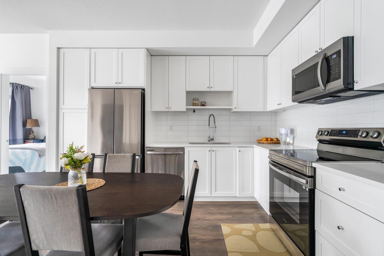 Photo 4 of 508 15815 85 Avenue, Surrey BC