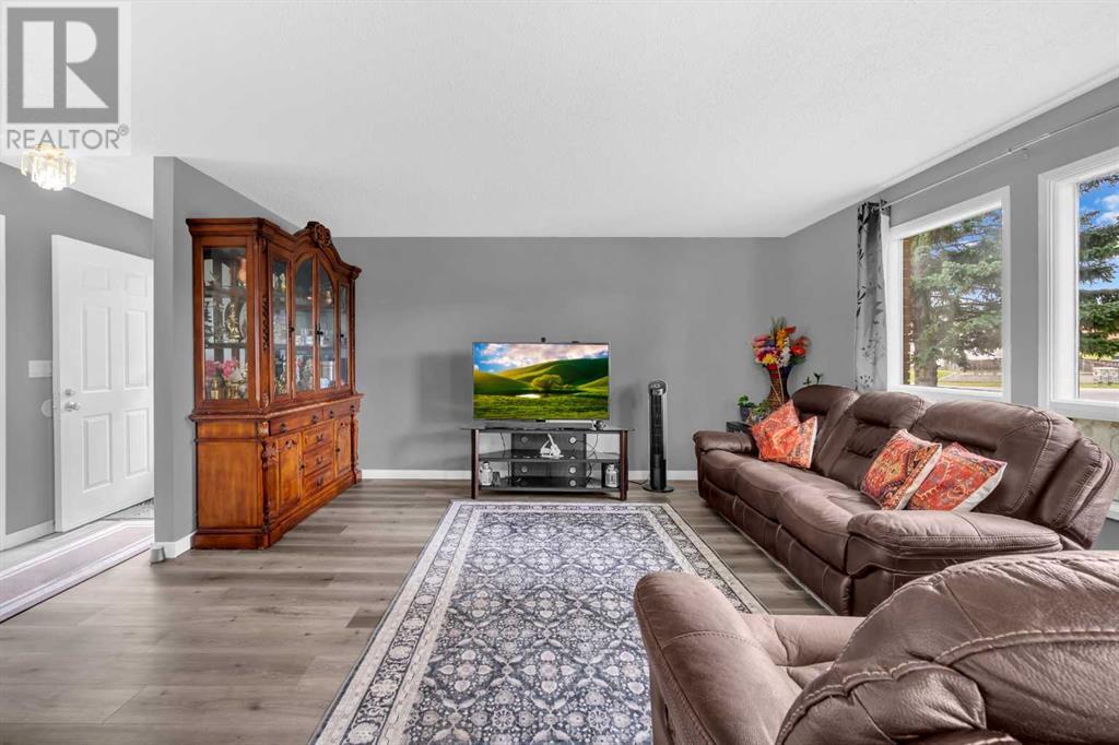 4220 Whitehorn Drive NE, Calgary, Alberta