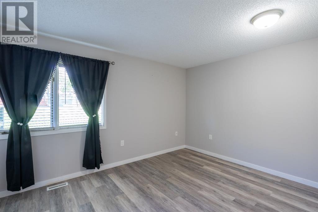 Single Family House Bungalow for Sale in  Dovely Park SE Dover Calgary 