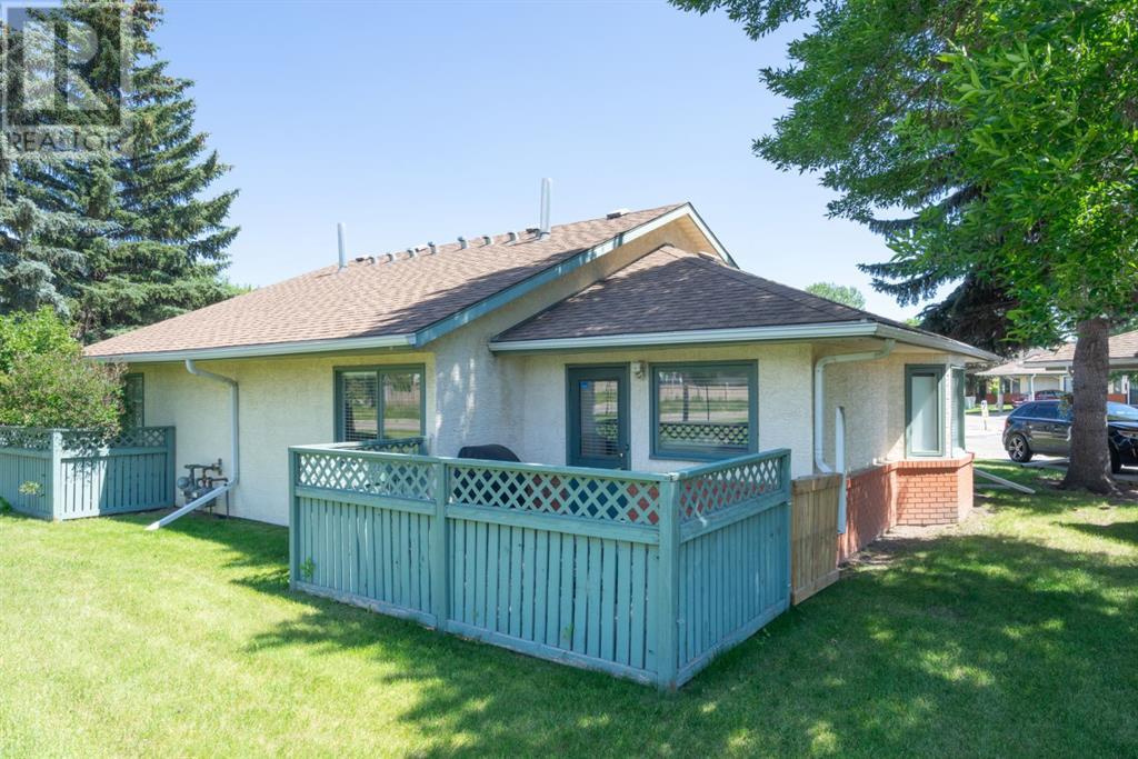 Single Family House Bungalow for Sale in  Dovely Park SE Dover Calgary 