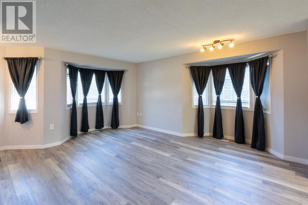 Single Family House Bungalow for Sale in  Dovely Park SE Dover Calgary 