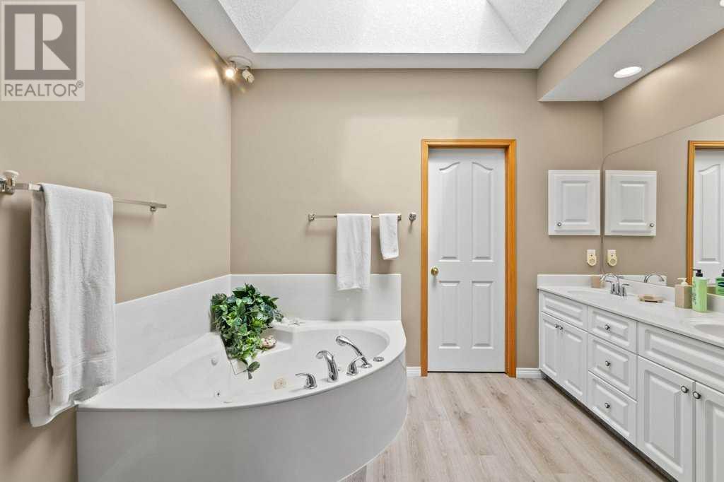 Single Family House Bungalow for Sale in  Valley Springs Road NW Valley Ridge Calgary 