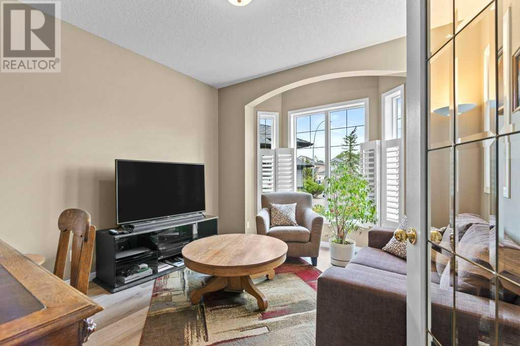 Single Family House Bungalow for Sale in  Valley Springs Road NW Valley Ridge Calgary 