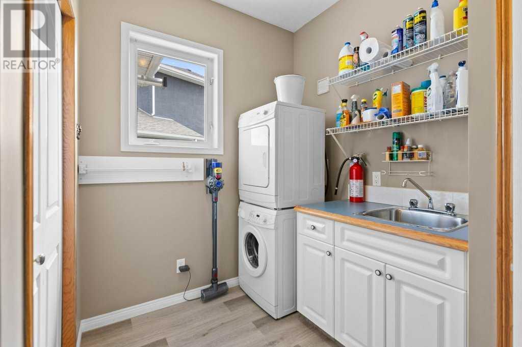 Single Family House Bungalow for Sale in  Valley Springs Road NW Valley Ridge Calgary 