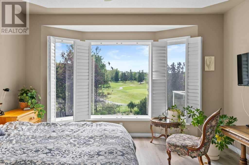 Single Family House Bungalow for Sale in  Valley Springs Road NW Valley Ridge Calgary 