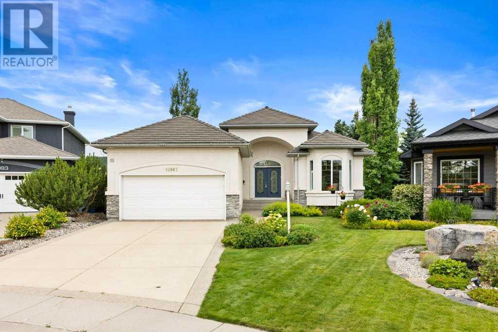 Single Family House Bungalow for Sale in  Valley Springs Road NW Valley Ridge Calgary 