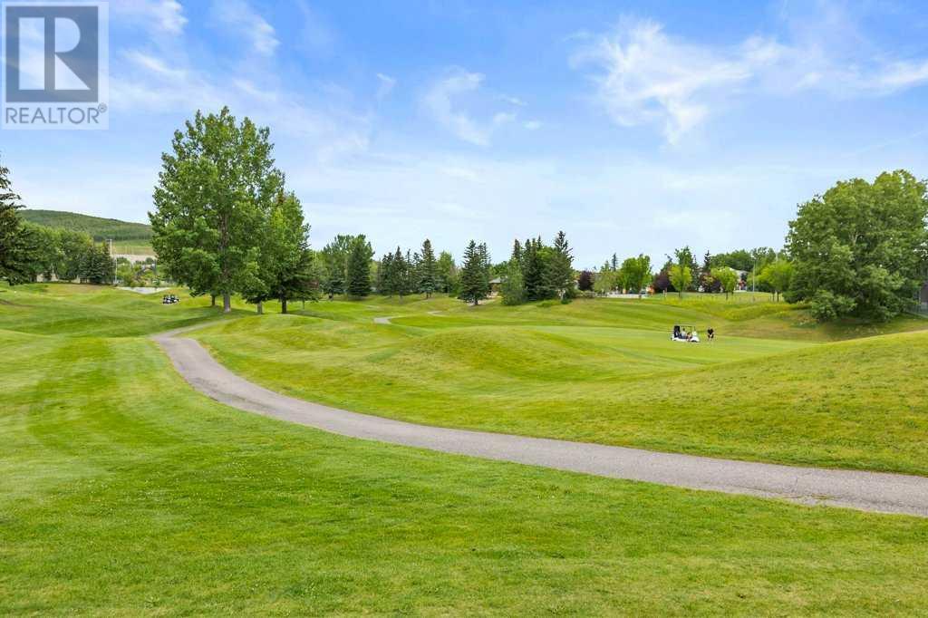 Single Family House Bungalow for Sale in  Valley Springs Road NW Valley Ridge Calgary 