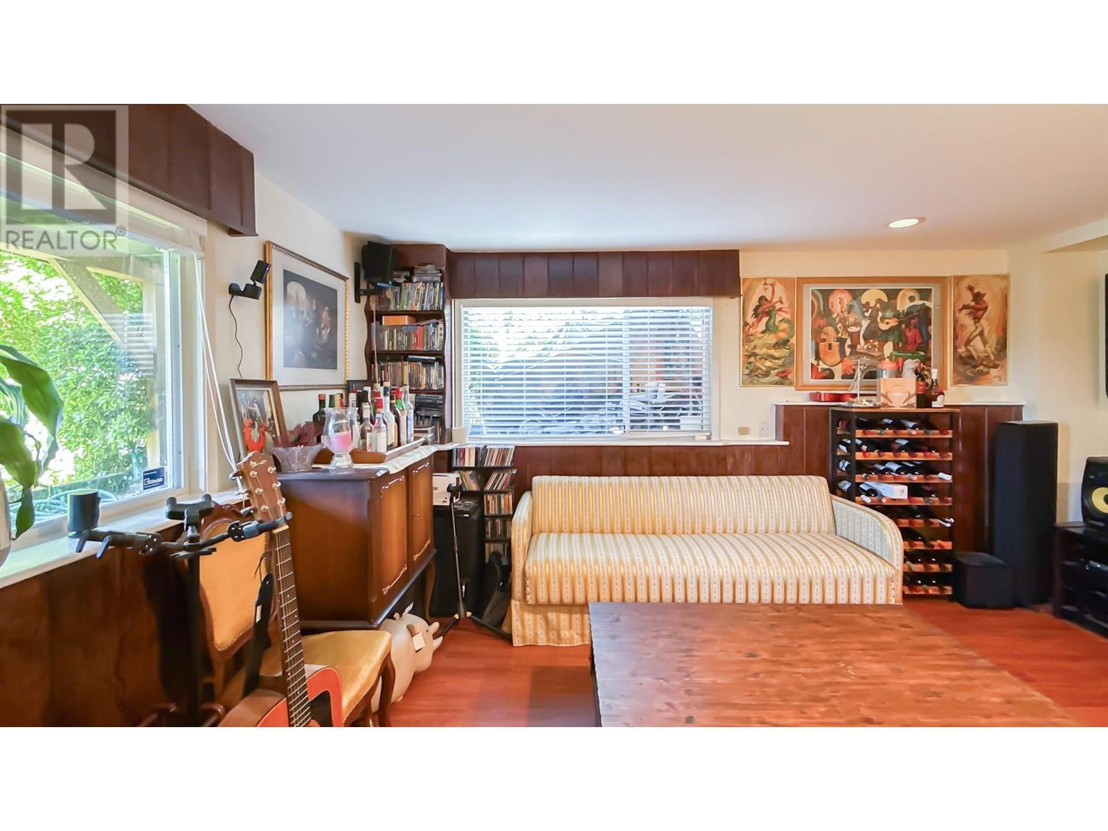 Photo 29 of 414 Montroyal Boulevard, North Vancouver BC