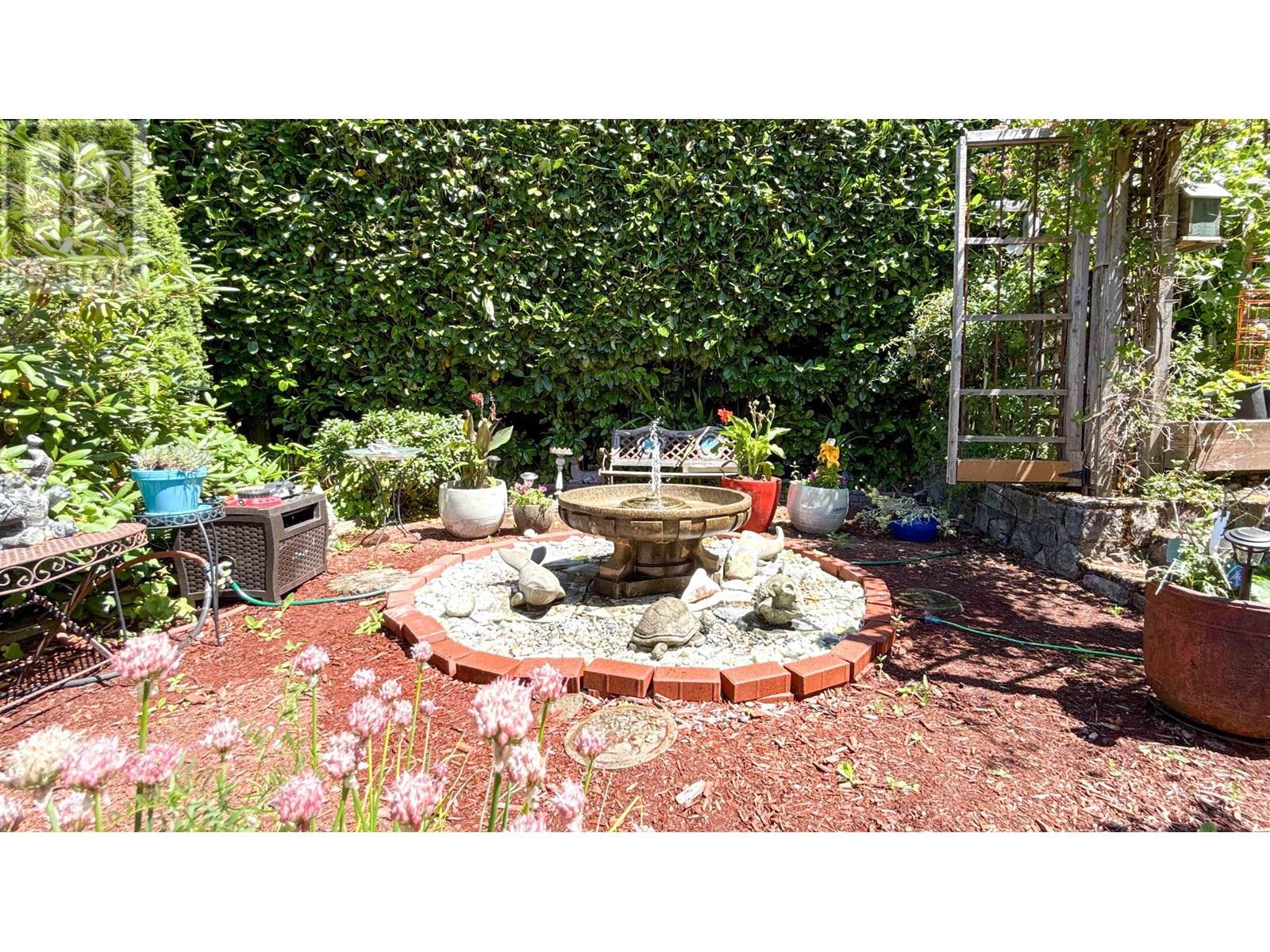 Photo 35 of 414 Montroyal Boulevard, North Vancouver BC