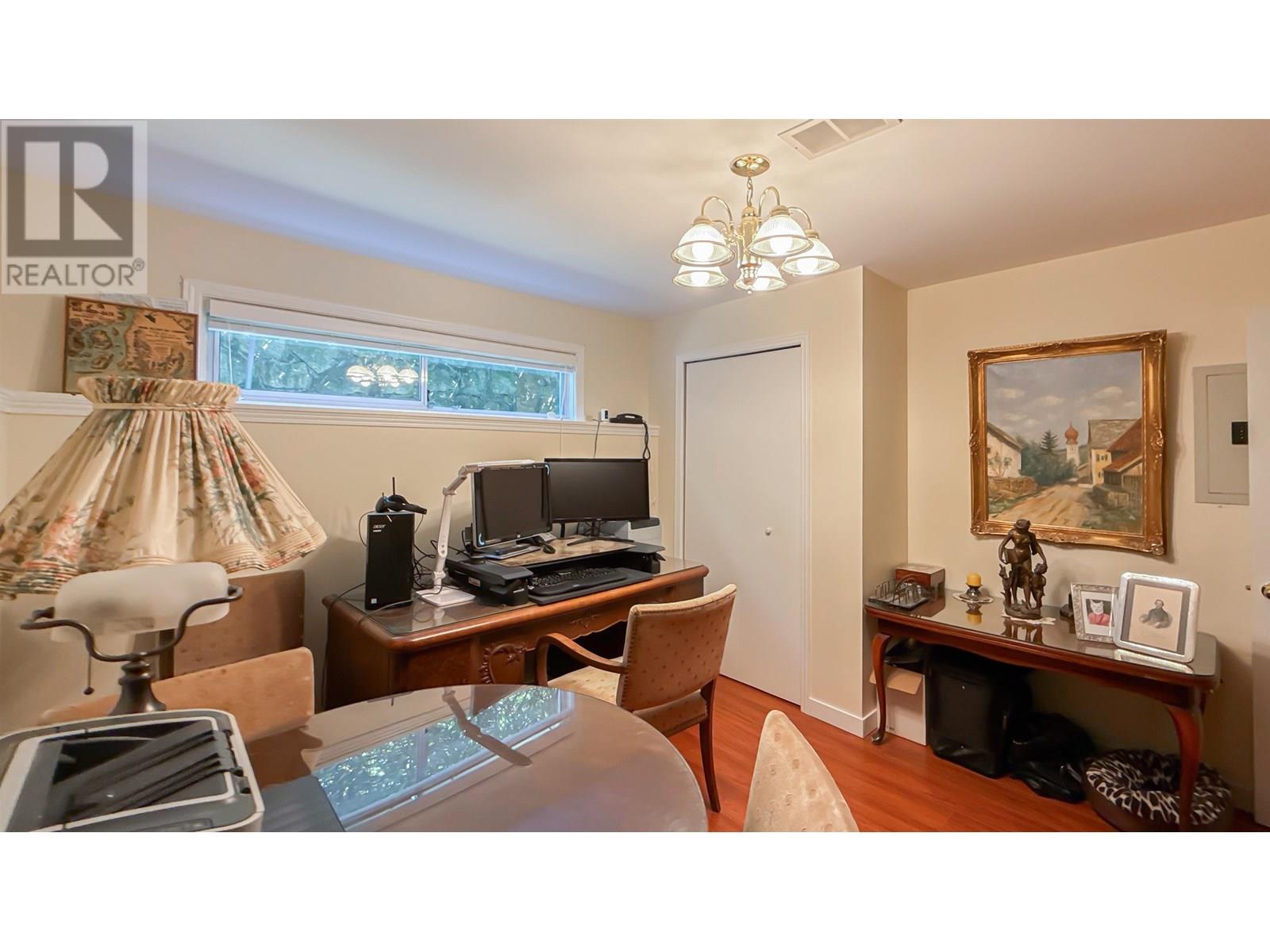 Photo 31 of 414 Montroyal Boulevard, North Vancouver BC