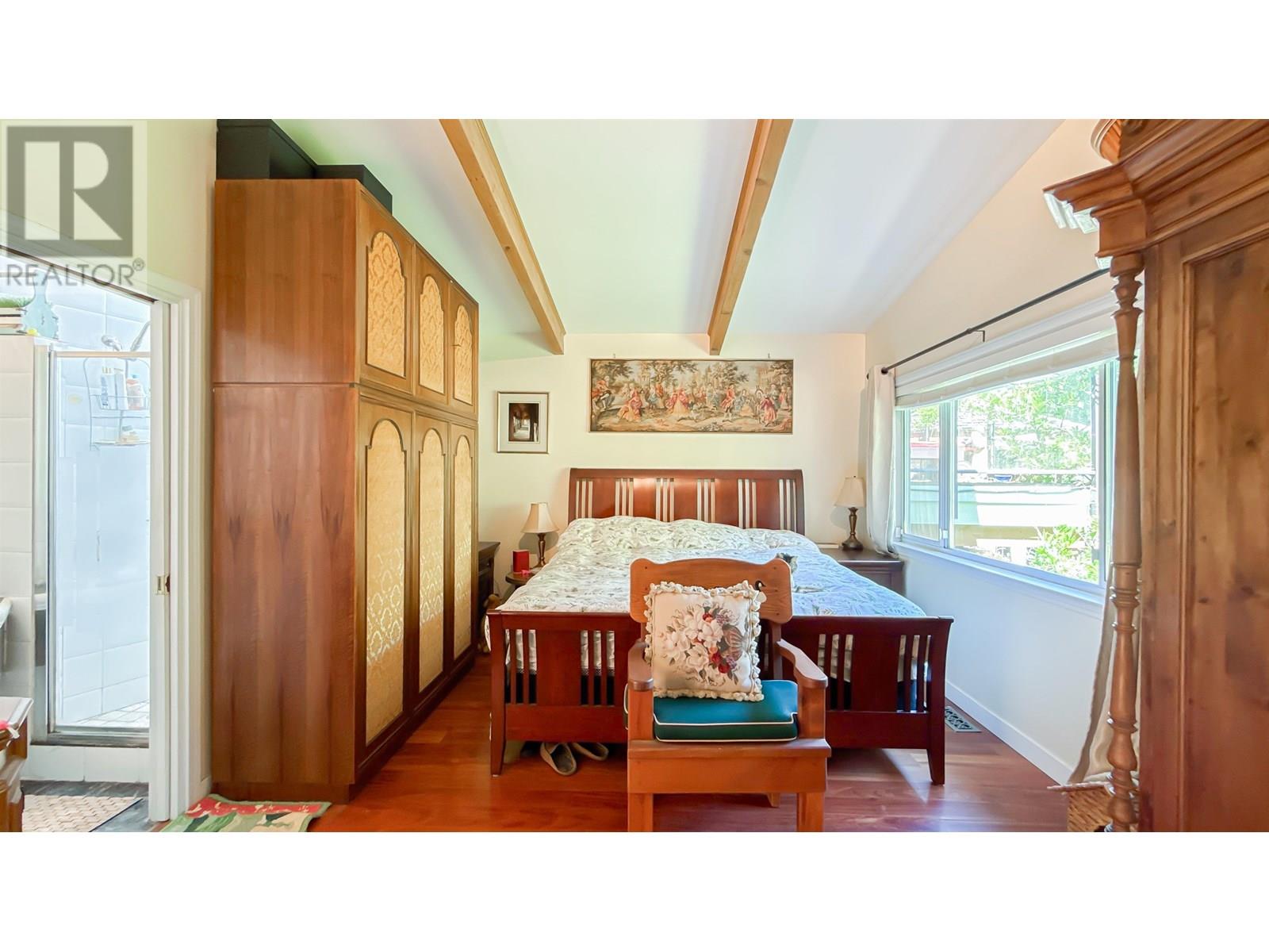 Photo 21 of 414 Montroyal Boulevard, North Vancouver BC