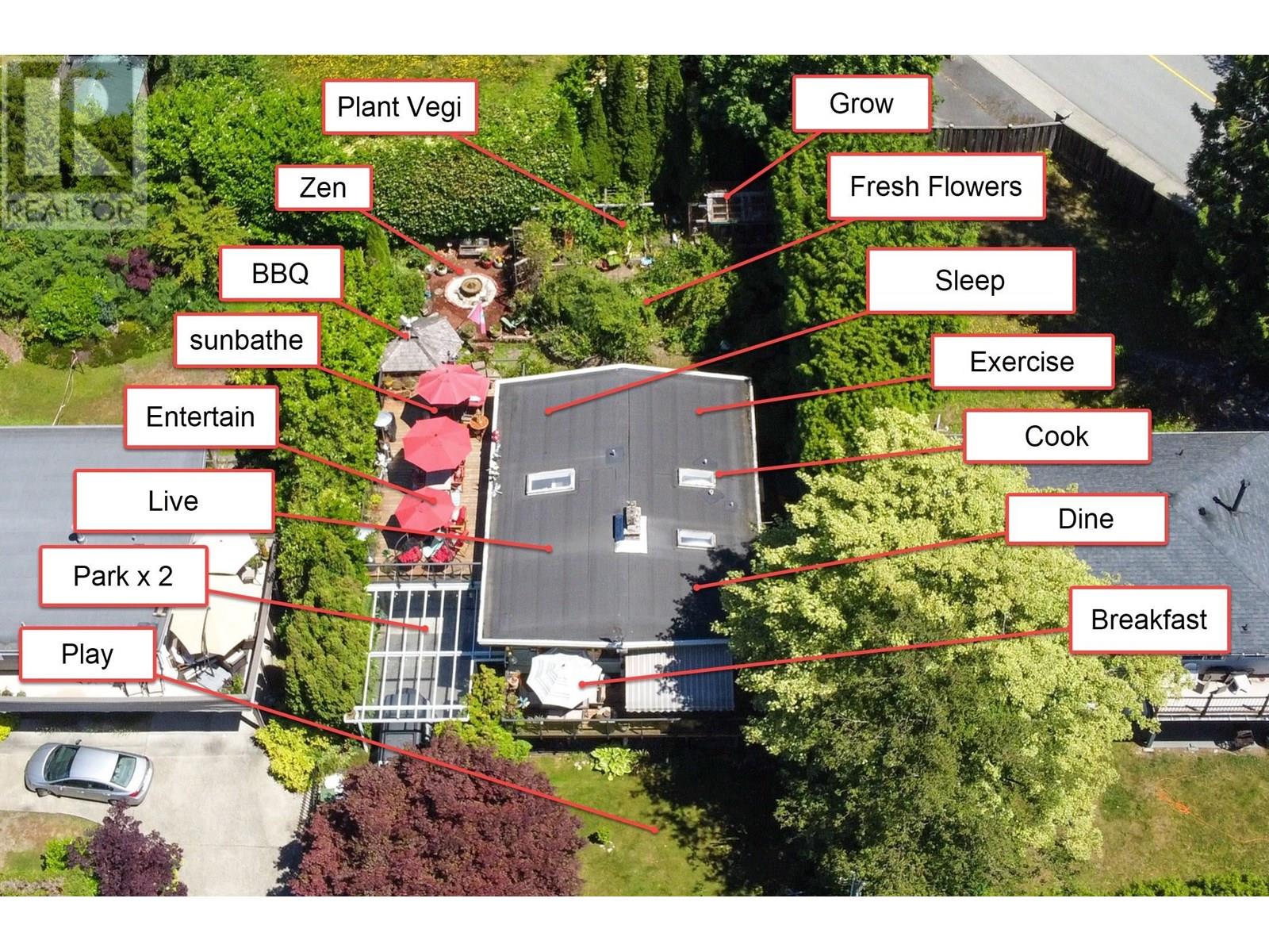 Photo 5 of 414 Montroyal Boulevard, North Vancouver BC