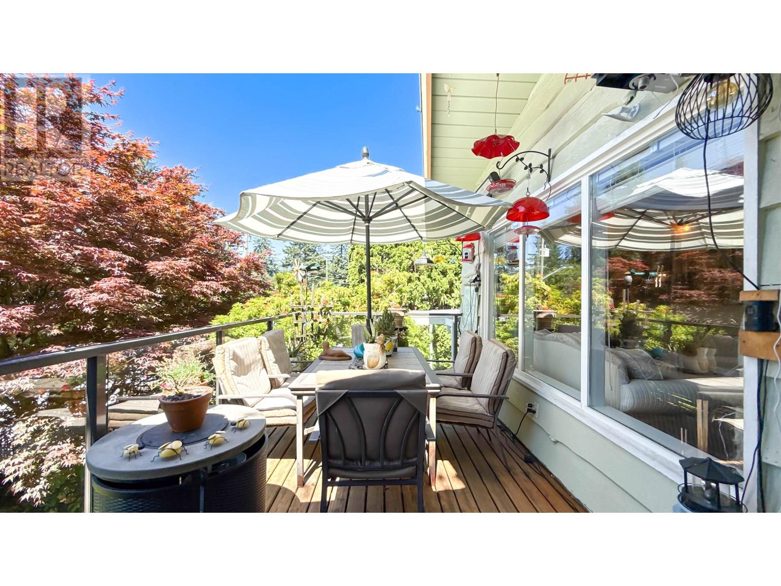 Photo 24 of 414 Montroyal Boulevard, North Vancouver BC