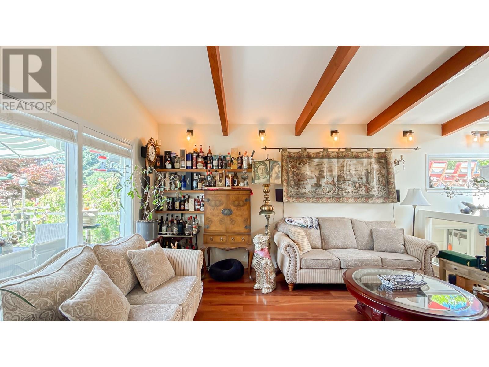 Photo 12 of 414 Montroyal Boulevard, North Vancouver BC