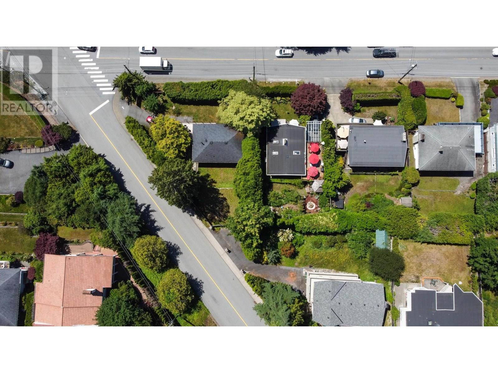 Photo 39 of 414 Montroyal Boulevard, North Vancouver BC