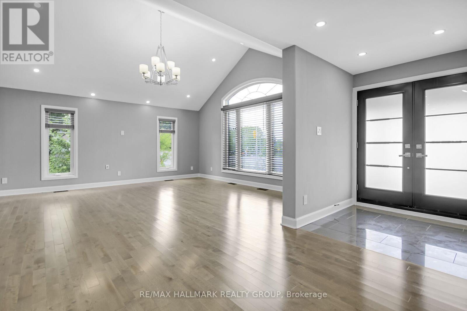 Photo 10 of 3253 Riverside Drive, Ottawa ON