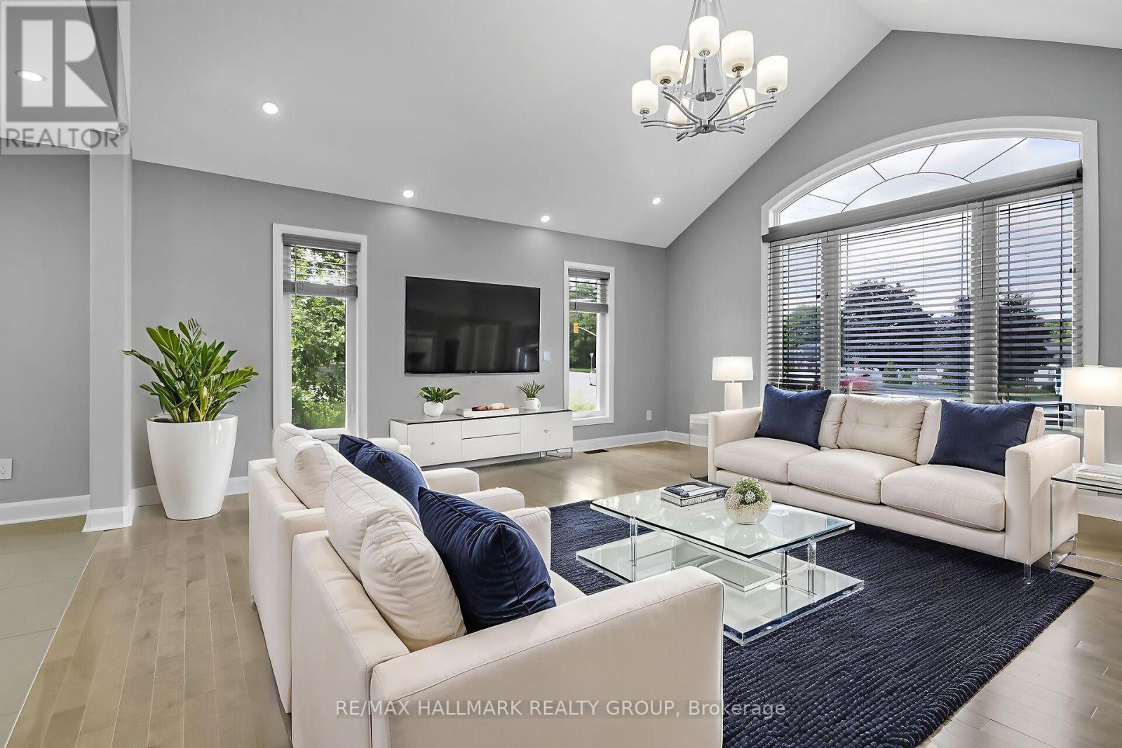 Photo 12 of 3253 Riverside Drive, Ottawa ON