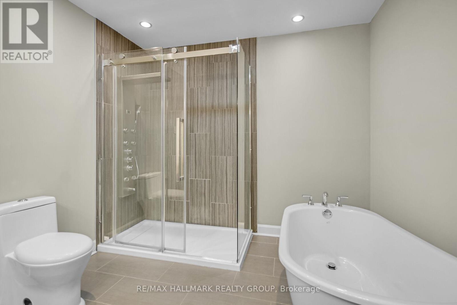 Photo 23 of 3253 Riverside Drive, Ottawa ON
