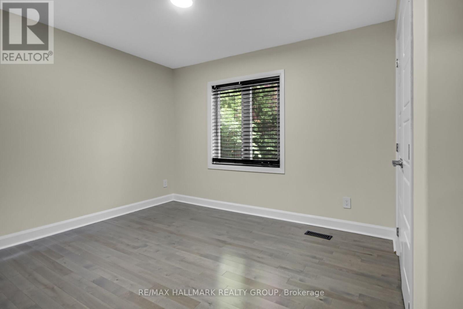 Photo 24 of 3253 Riverside Drive, Ottawa ON