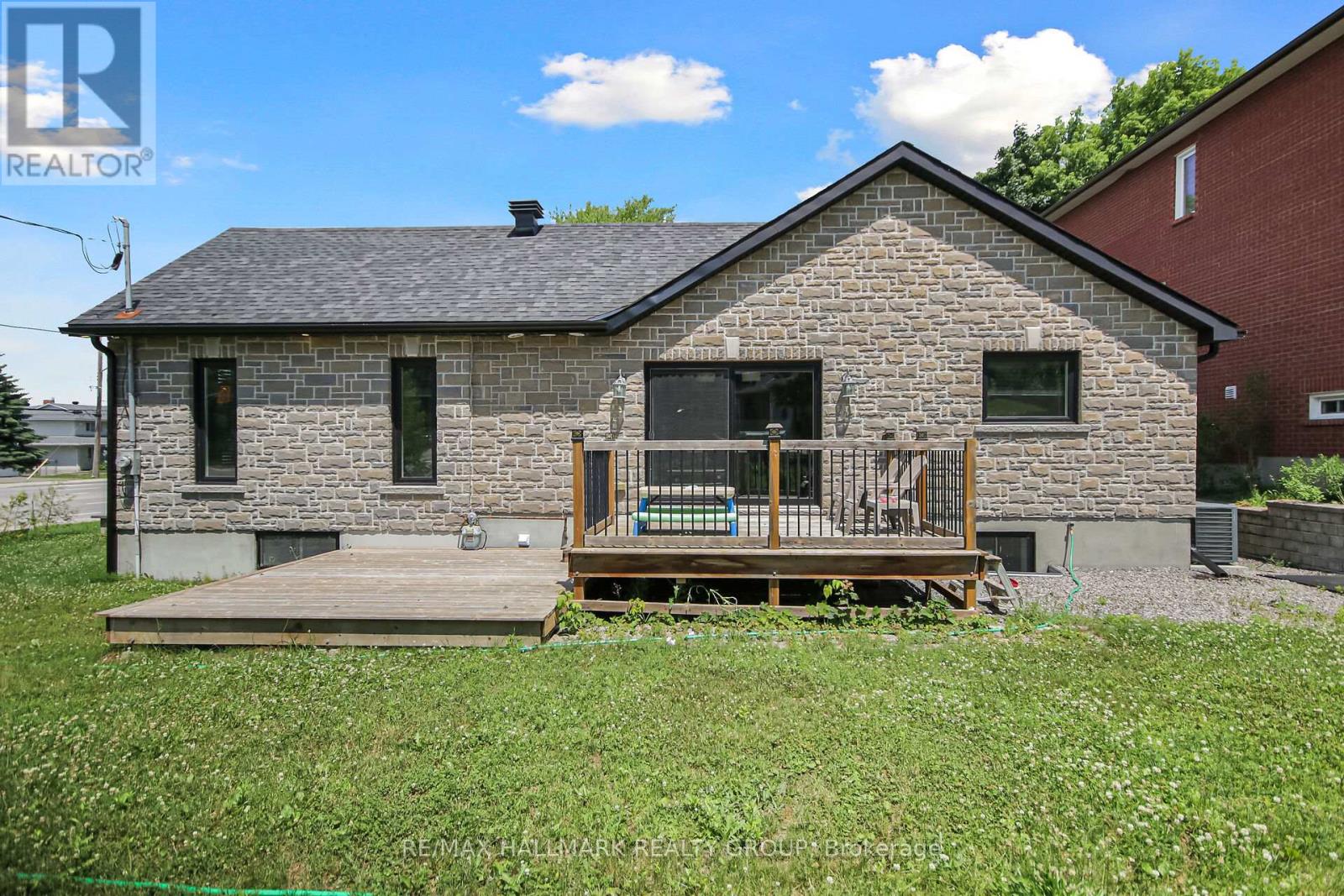 Photo 37 of 3253 Riverside Drive, Ottawa ON