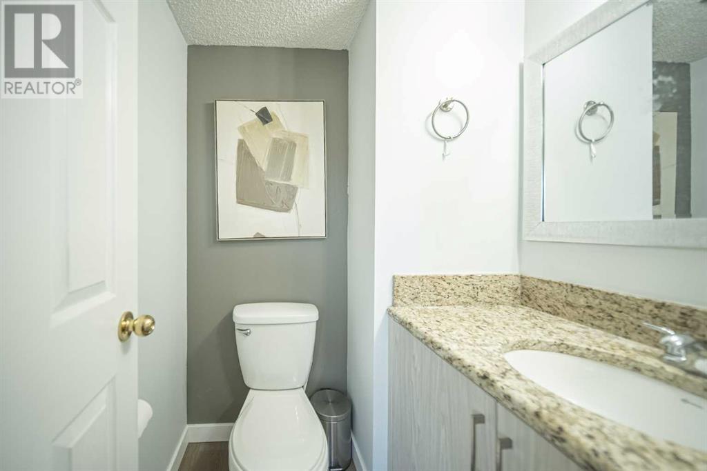 Single Family House for Sale in  Templeby Way NE Temple Calgary 