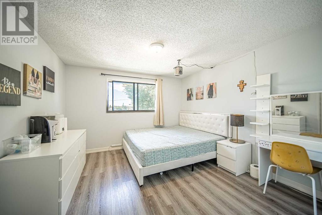 Single Family House for Sale in  Templeby Way NE Temple Calgary 