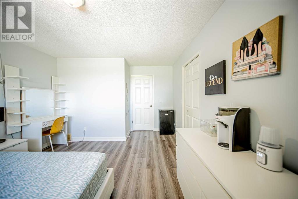 Single Family House for Sale in  Templeby Way NE Temple Calgary 