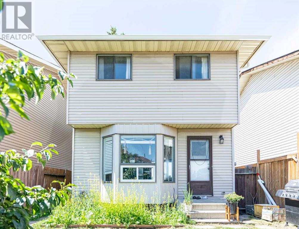 Single Family House for Sale in  Templeby Way NE Temple Calgary 