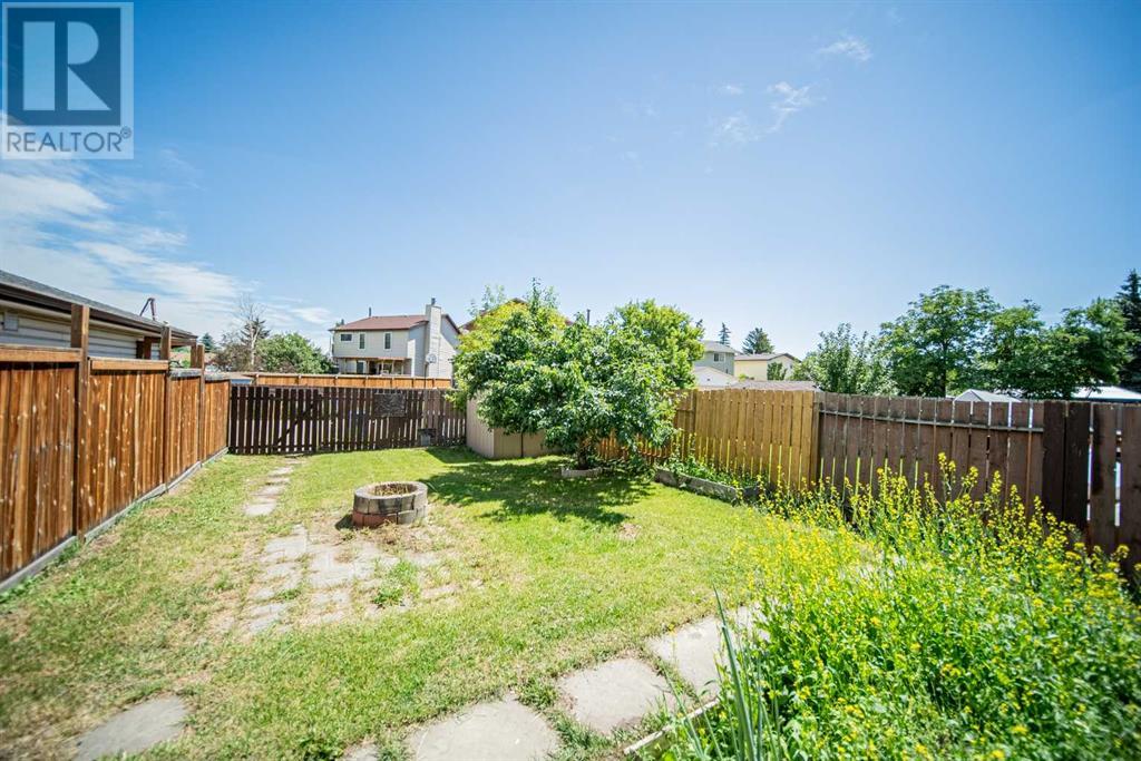 Single Family House for Sale in  Templeby Way NE Temple Calgary 